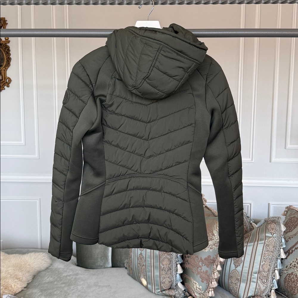 Bernardo Olive Quilted Lightweight Puffer Jacket. As new - Picture 13 of 14